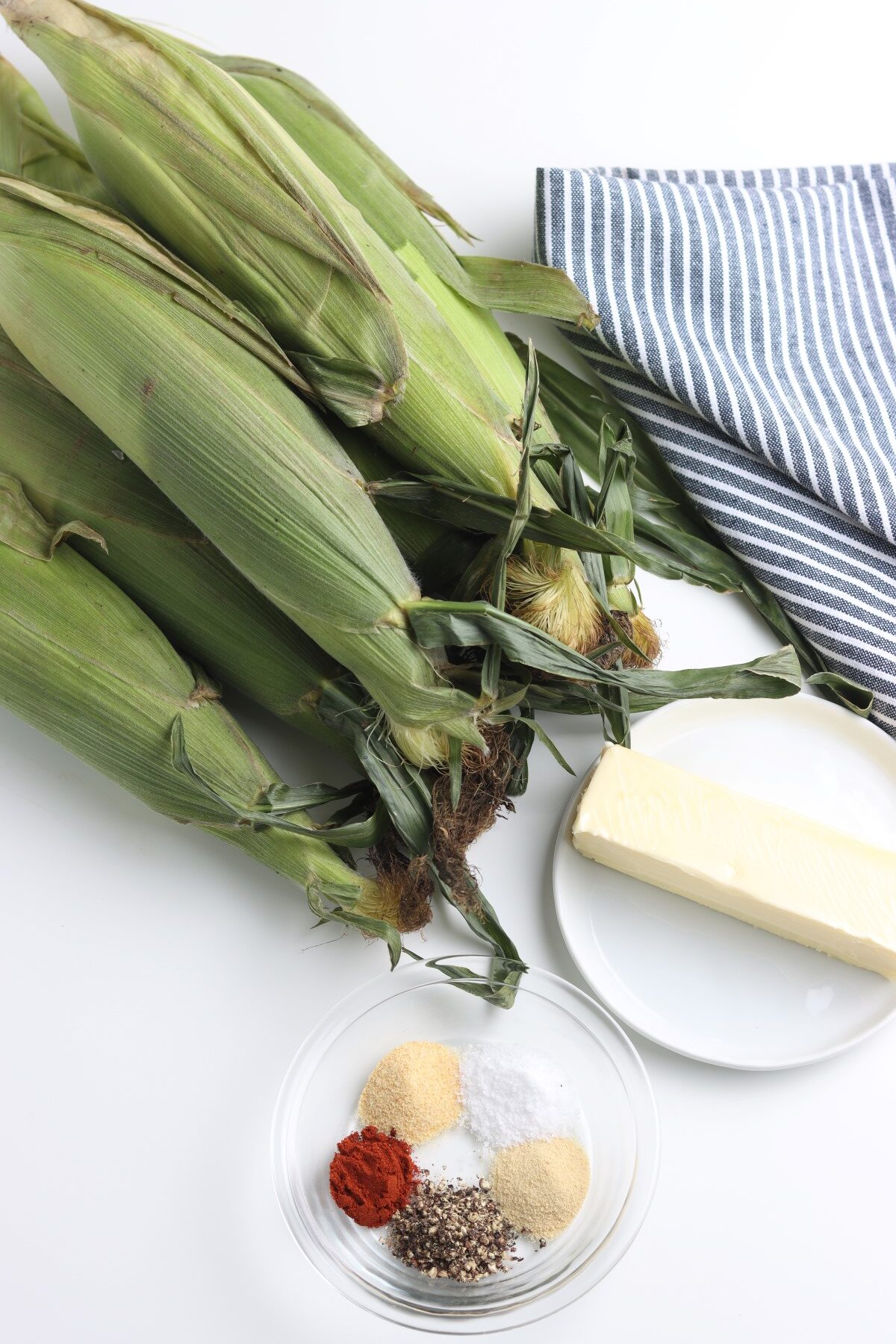 Ingedients to make smoked corn of the cob